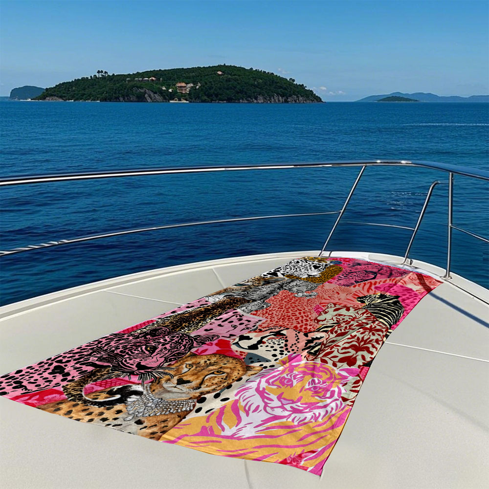 ピンクの猫柄コラージュ速乾性バスタオルマイクロファイバービー - Camp Towel Microfiber のレビューと価格